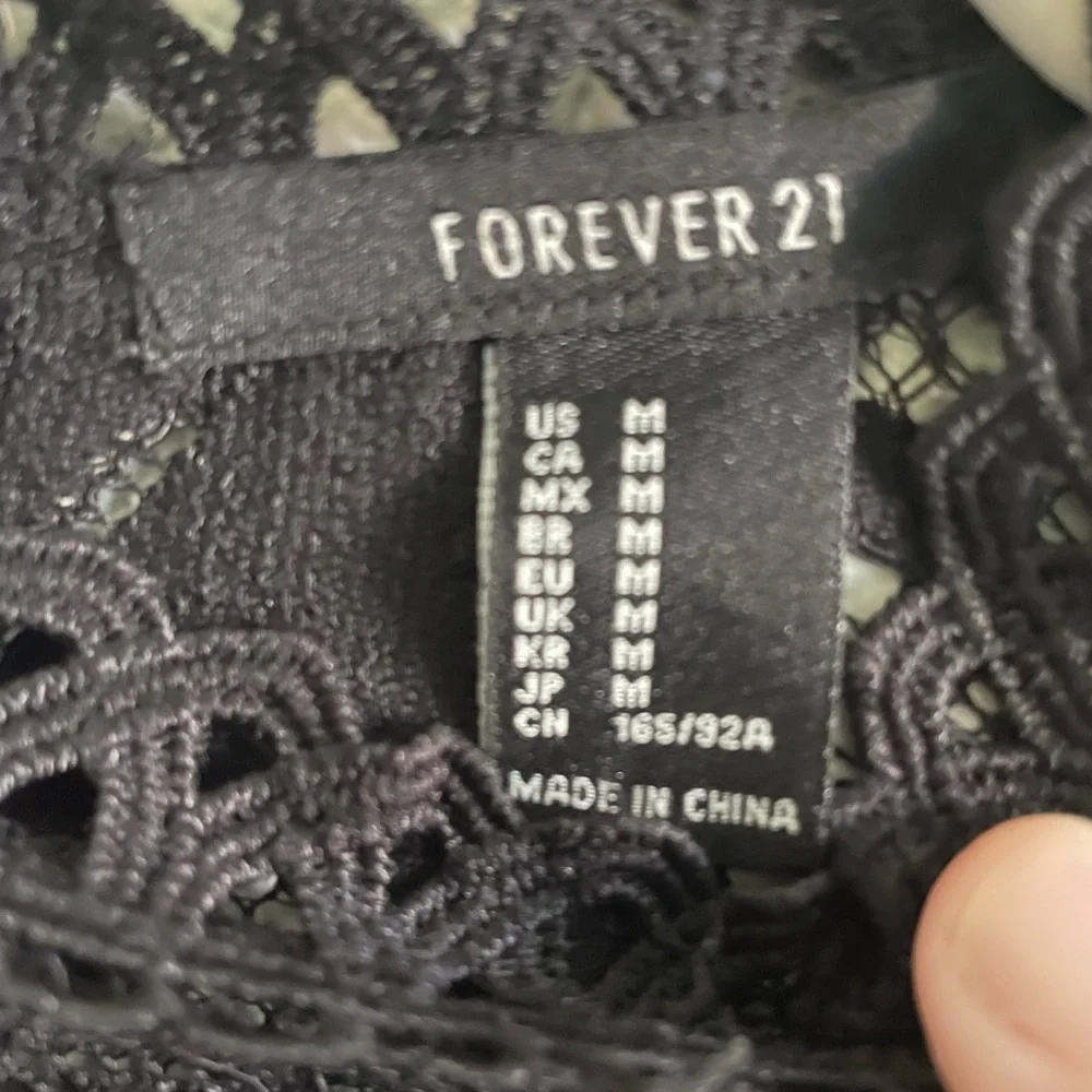 Forever 21 Black Lace Bell Sleeve Blouse Crop Top - Picture 4 of 5